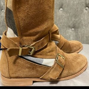 Burberry Boots👢